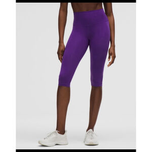 NWT Women's Lululemon Wunder Train HR Crop Capris Size 8 Purple